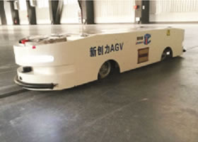 潜伏牵引AGV